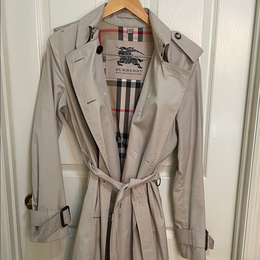 Burberry Beige Trench Coat with Signature Check Lining Made in England US 14
